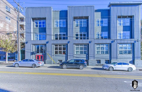 Downtown Memphis Apartment | Walk to Attractions Modern Loft with Private Patio