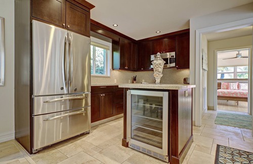 Lauderdale-by-the-Sea House | Walk to Beach & Restaurants! 4BR Heated, Salt Water Pool with Tiki Hut!