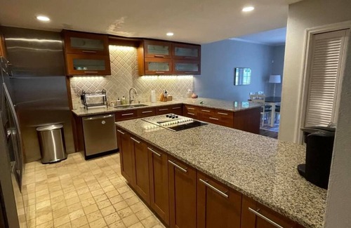 Bayshore Beautiful House | Walk to Bayshore Boulevard Townhome