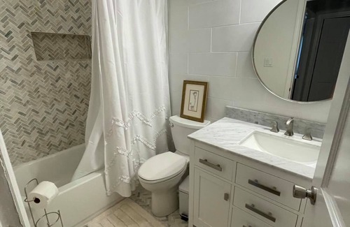 Bayshore Beautiful House | Walk to Bayshore Boulevard Townhome