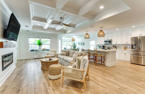 Riviera Beach House | Walk to Beach: 'Jo Jo’s Beach Hideaway' in PCB!