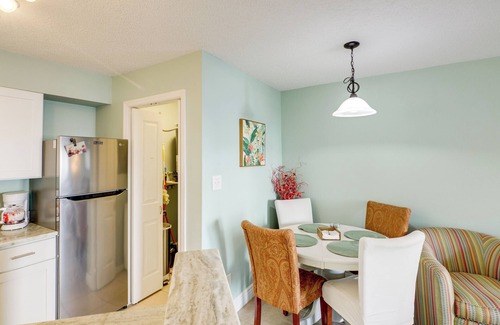 Ocean Side Village Condo | Walk to Beach: 1st-Floor Unit w/Pool in Melbourne