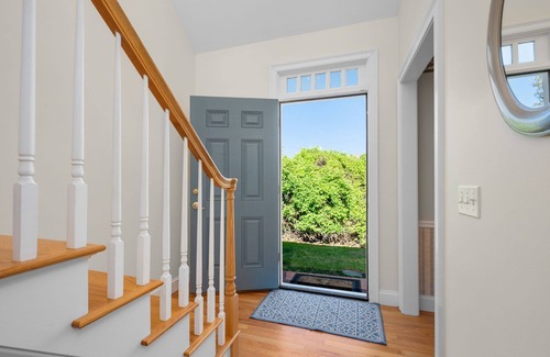 South Harwich House | Walk to Beach, AC, Wifi, Central location