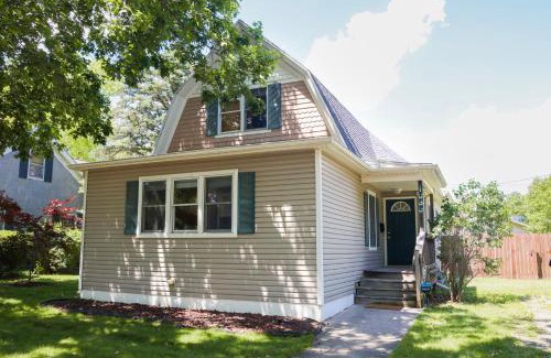 Lake Geneva House | Walk To Beach And Downtown Lake Geneva!