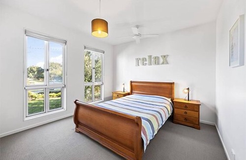 Venus Bay House | Walk to beach and shops. Fully fenced and pet friendly.