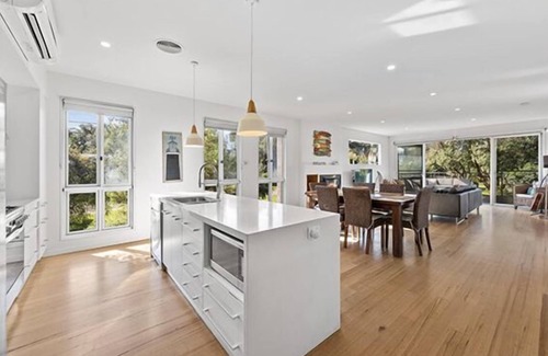 Venus Bay House | Walk to beach and shops. Fully fenced and pet friendly.