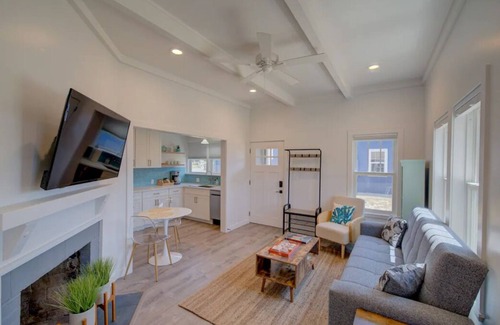 Ocean Park House | Walk to Beach and Town, Fire Pit, BBQ (Bungalows123)