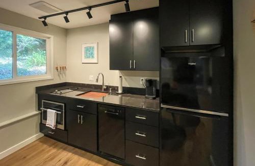 Bainbridge Island Apartment | Walk to Beach and Village Bainbridge Island Gem!