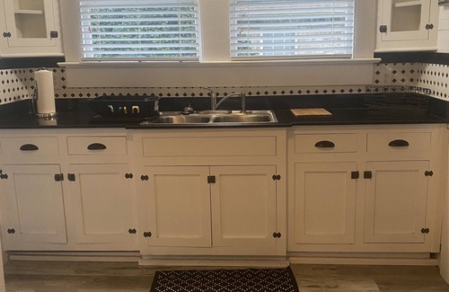 Gulfport House | Walk to beach, casinos from grand historic home & pet friendly fenced yard