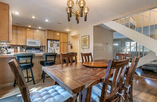 Lake Forest Condo | Walk to beach, HOA amenities - 3 Bears, Tahoe City,