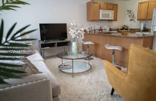 Biloxi Condo | Walk to Beach! King Size Condo!