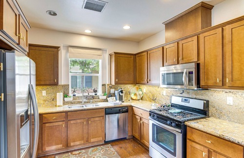 Oxnard House | Walk to Beach: Luxe San Buenaventura Villa!