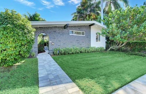 Hollywood Lakes Villa | Walk to Beach Luxury 4BR/4BA Villa Hollywood Lakes