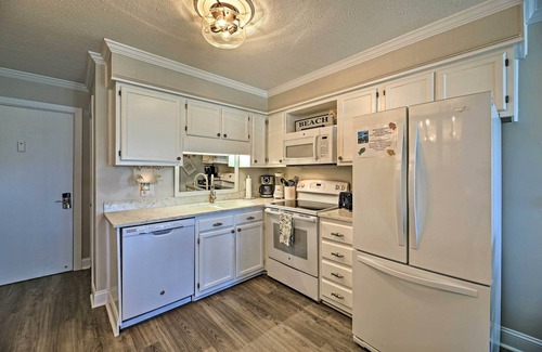Morehead City Condo | Walk to Beach: Ocean-View Atlantic Beach Condo!