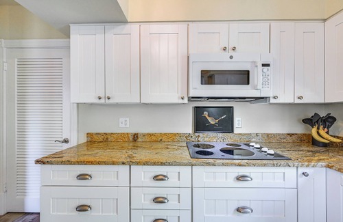 Coquina Sands House | Walk to Beach: Old Naples Escape w/Private Pool!