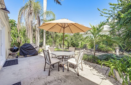 Coquina Sands House | Walk to Beach: Old Naples Escape w/Private Pool!
