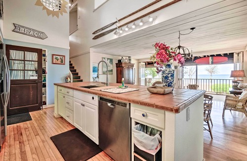 Maunaloa House | Walk to Beach: Paniolo Hale Townhome w/Ocean View