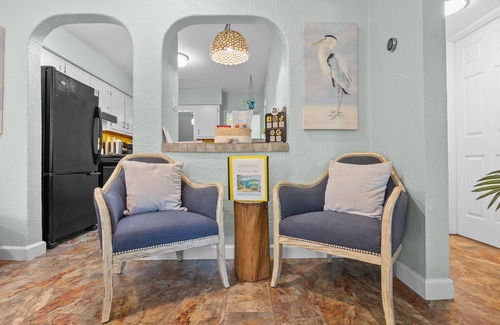 Cocoa Beach Cottage | Walk to Beach | Pet friendly w/firepit