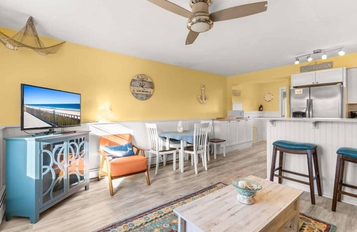 Newburyport Apartment | Walk to Beach | Playground | Lighthouse |North End