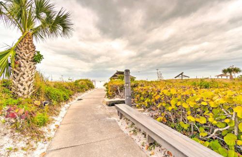 Siesta Key Apartment | Walk to Beach Resort-Style Siesta Key Condo!