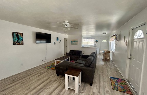Fort Myers Beach Condo | Walk To Beach, North End Restaurants, Night Life Steps Away!