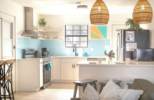 El Centro Beach House | Walk to Beach, Hot Tub, Fire Pit, King Bed! Ask about monthly rentals in winter!