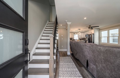 Wall House | Walk to Belmar Beach, Sleeps the whole family