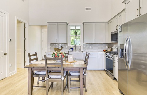 Greenwood House | Walk to Boat Ramp: Lake Greenwood Getaway!