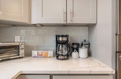 West Colfax House | Walk to Broncos Stadium | Hot tub & Rooftop