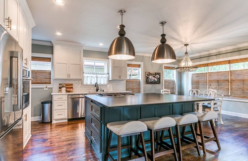 Norman House | Walk to campus! nLuxurious 5-bedroom house with pool, hot tub & game room!