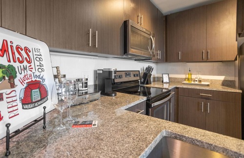 Oxford Condo | Walk to Campus & The Square with 2 Parking Spaces!