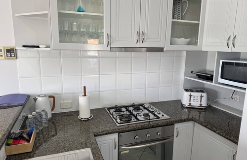 Dudley Park House | Walk to City Centre and Town Beach Downtown on Davey