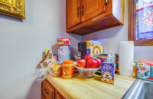 Lebanon Apartment | Walk to Civic Center & Dining: Lebanon Studio!