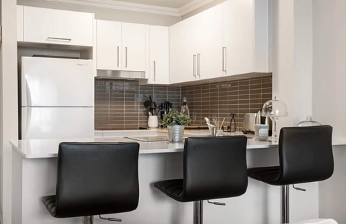 Coogee Apartment | Walk to Coogee Beach Apartment Retreat
