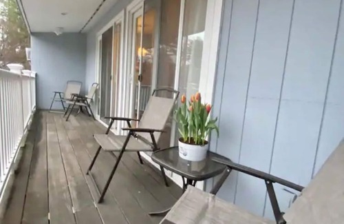 North Conway Condo | Walk to Cranmore and North Conway Village! Condo w/AC, W/D, Pool