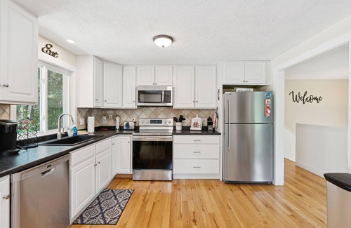 Kennebunk House | Walk to Dock Square! - Freshly Renovated Charmer!
