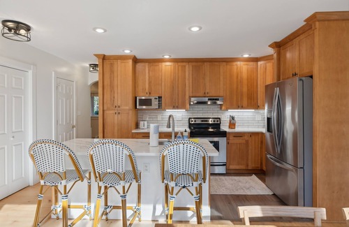 Kennebunk House | Walk to Dock Square! Firepit, Ping Pong, & Games!
