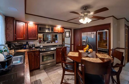 West New Haven Apartment | Walk to Downtown Fire Pit Huge Backyard, Free Parking