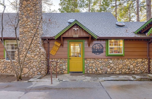 Twain Harte Cabin | Walk to Downtown + Lake: Twain Harte Cabin