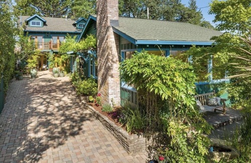 Sebastopol House | Walk to Downtown Sebastopol Luxe Vacation Living