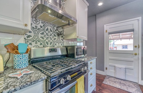 Canon City House | Walk to Dtwn: Colorful Cañon City Home w/Grill!
