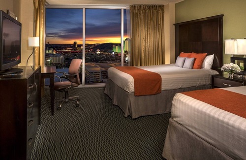 Laughlin Hotel | Walk to Entertainment & Riverwalk! Spacious, Pool, Casino, Game Room, Bars!
