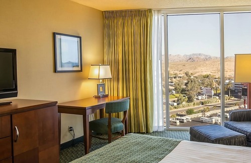 Laughlin Hotel | Walk to Entertainment & Riverwalk! Spacious, Pool, Casino, Game Room, Bars!