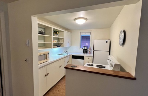 Leland House | Walk to everything from this 1 Bedroom Beach House