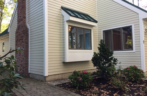 Ogunquit House | Walk to everything! The Heart of Perkins Cove, steps to Marginal Way Cliff Walk