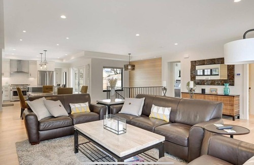Fulton House | Walk to everything! Modern, executive home just steps away from 50th and France.