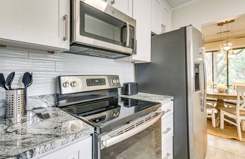 Folly Field Condo | Walk to Folly Field Beach: Condo w/Pool Access