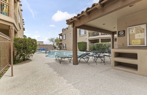 Fountain Hills Apartment | Walk to Fountain Park! Ground-Floor Condo w/Pool, Spa & Private Patio