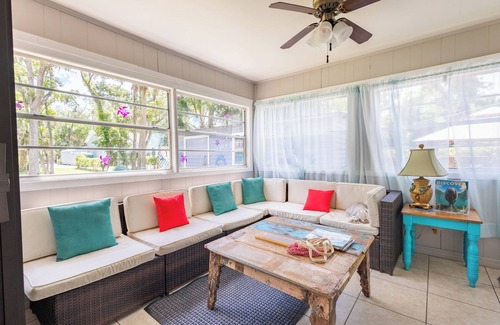 Springs at Kings Bay House | Walk to freshwater springs! Swim with manatees! Kayaking and more!