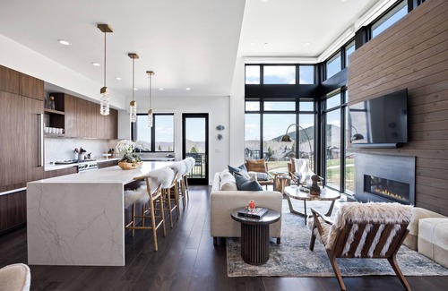 Park City House | Walk to Gondola, Heated Pool, Luxury Interiors, 2 Car Garage, Sleeps 12, Spacious Patio!